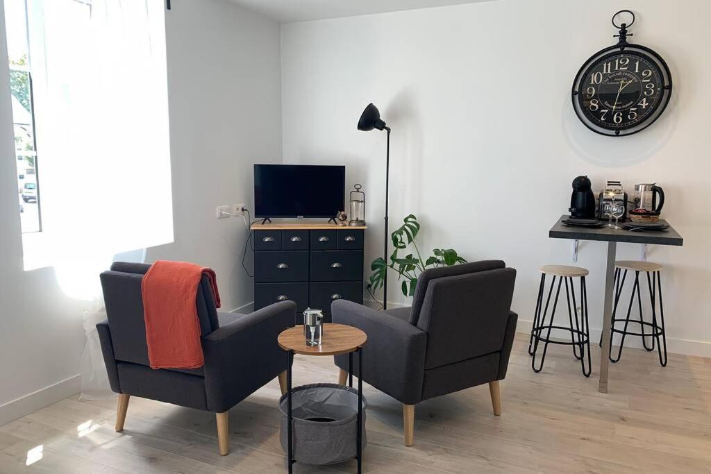 Le Petit Loft - Studio - Wifi - Coeur De Ville - Parking Pont-lʼAbbé Eksteriør billede