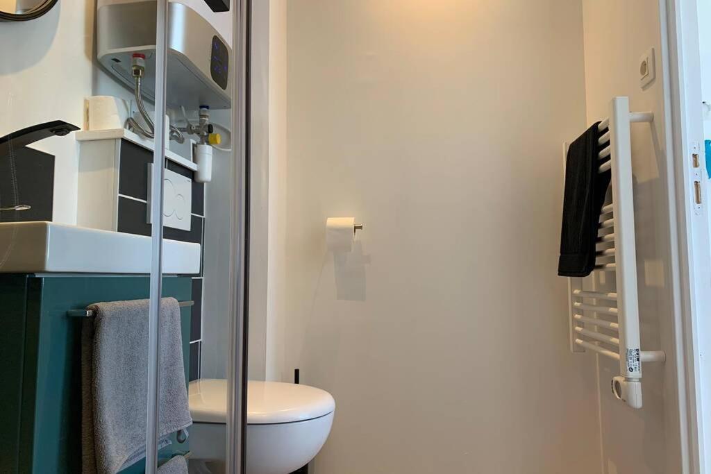 Le Petit Loft - Studio - Wifi - Coeur De Ville - Parking Pont-lʼAbbé Eksteriør billede